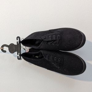 Ardene|Mat+ Woman's Black Yoga Flats Size 9